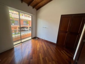 Level House for Sale in La Calera